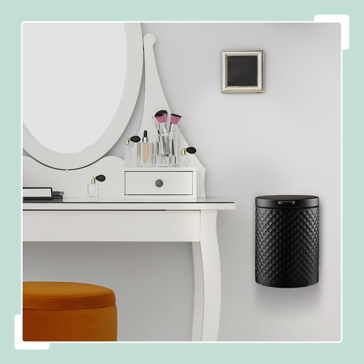 Wall-mounted cosmetics container 3 liters