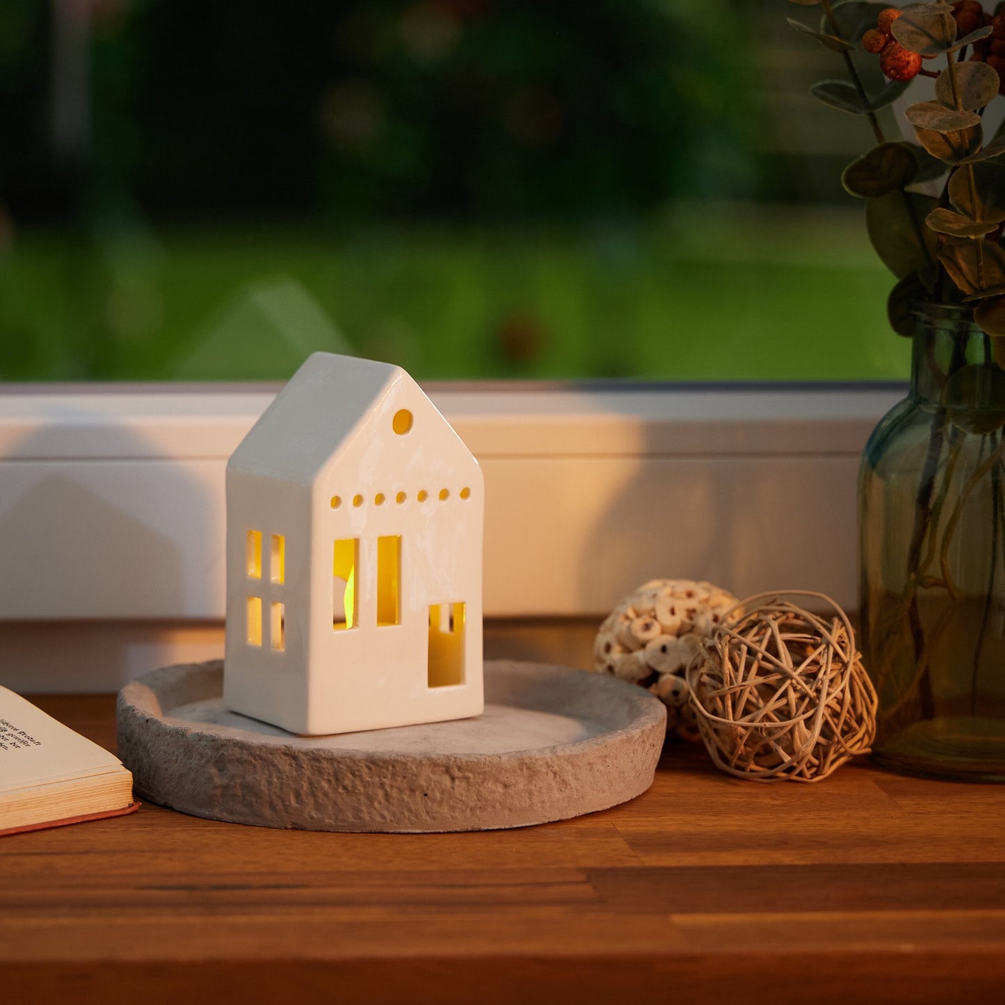 Warm light house ceramics