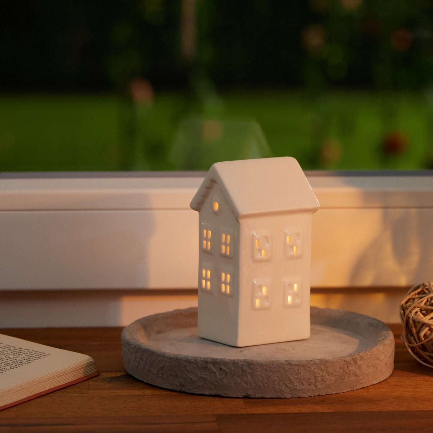 Warm light house ceramics