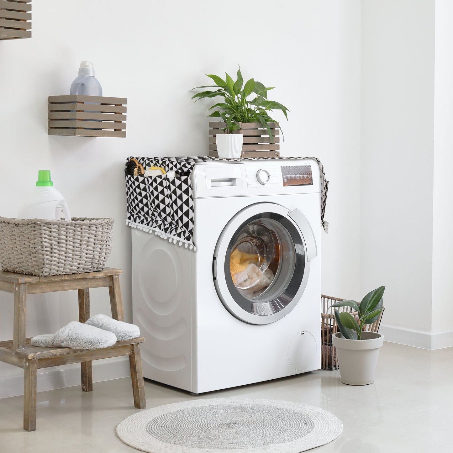 Washing machine pad with pockets