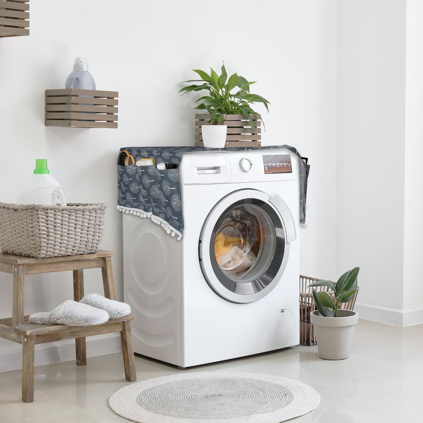 Washing machine pad with pockets