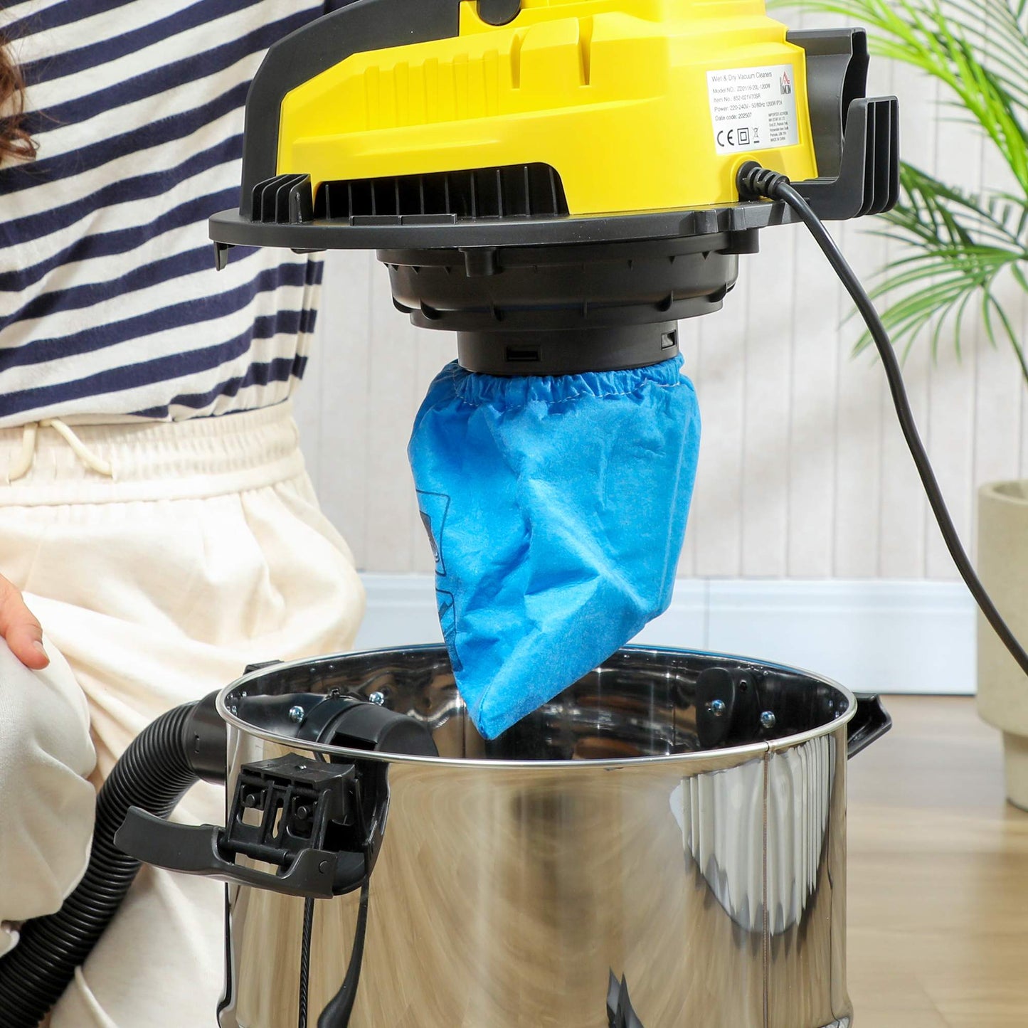 Wet and Dry Vacuum Cleaner, 1200W, 20L, Triple Filter