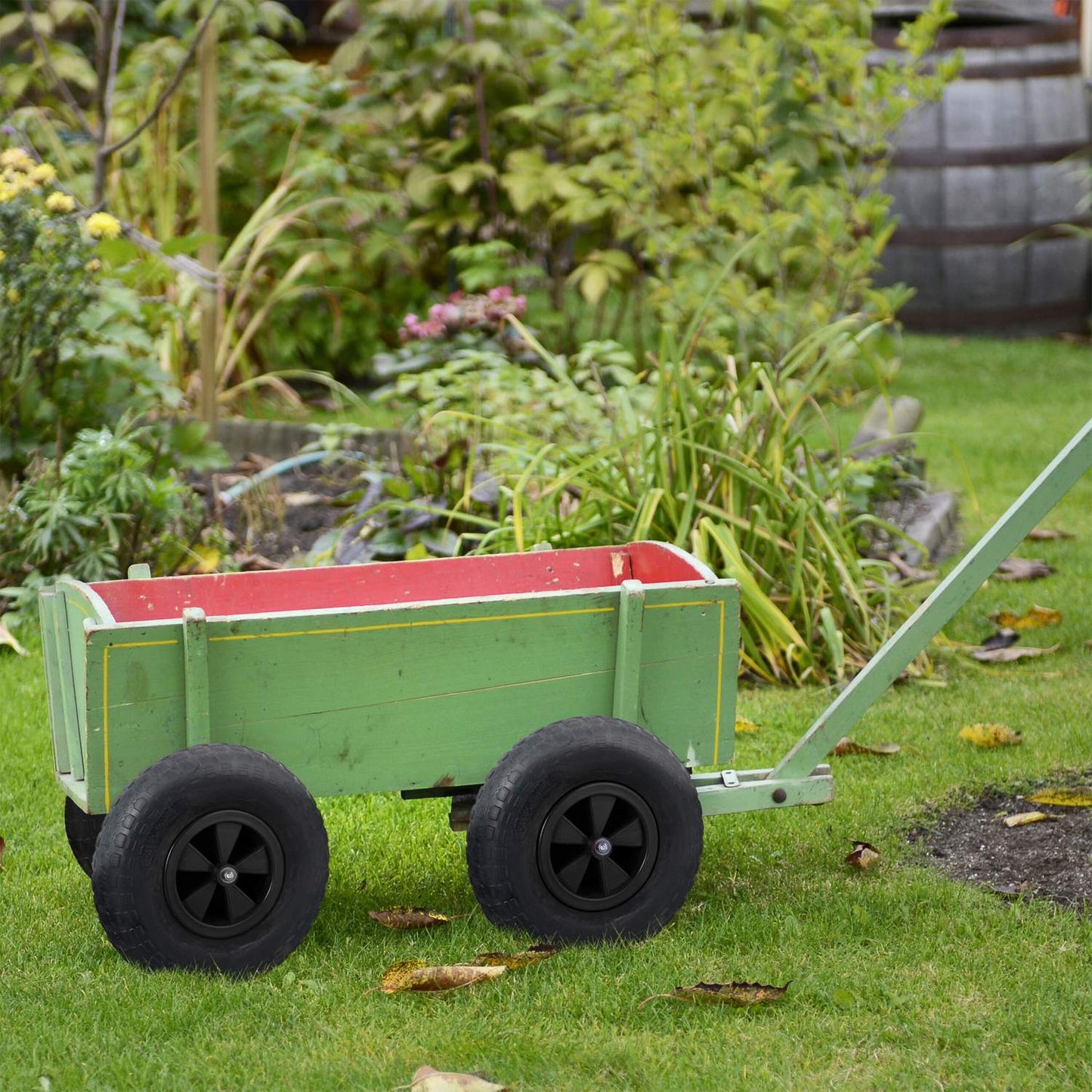 Wheelbarrow 3.50-6 with black profile