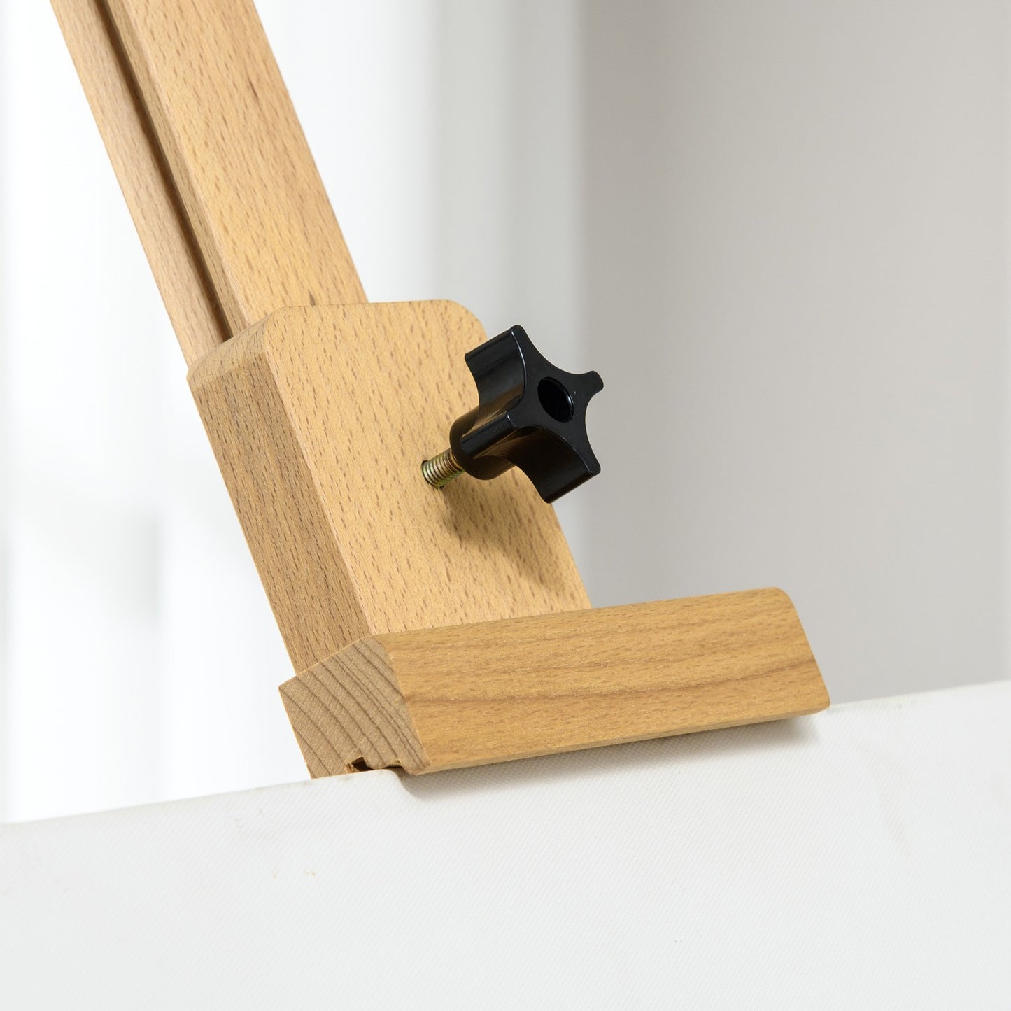 Adjustable wooden easel 180-235 cm with shelf and canvas holder