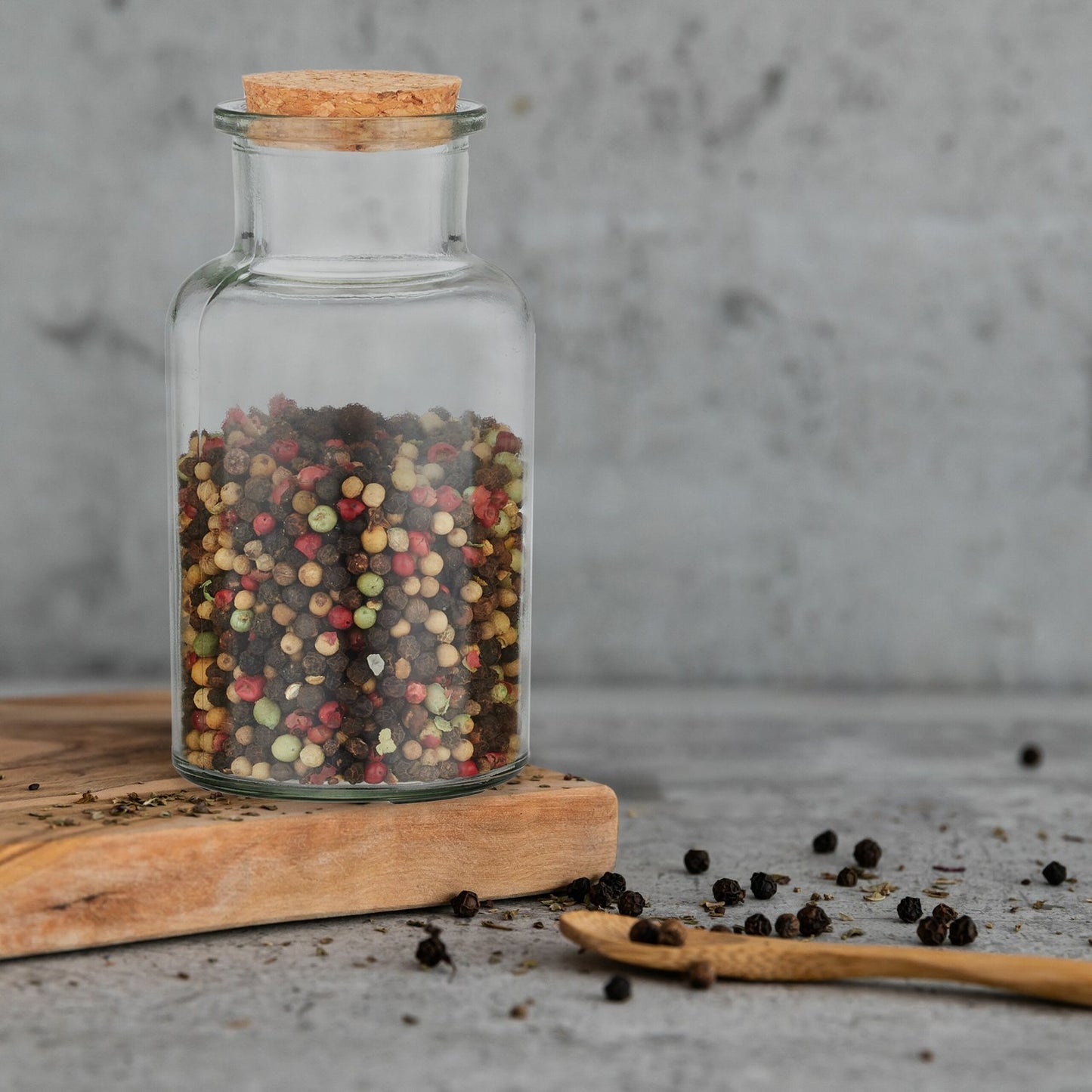 set of 8 spice jars with cork lids