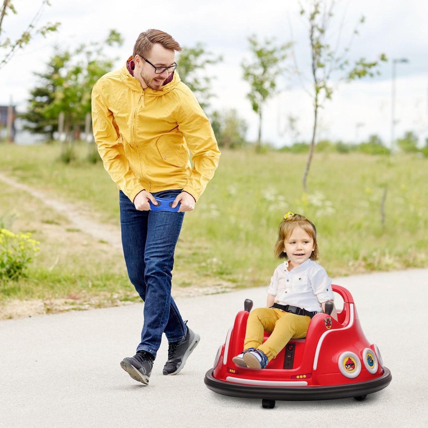 12V children's car with remote control, lights and 360° spin