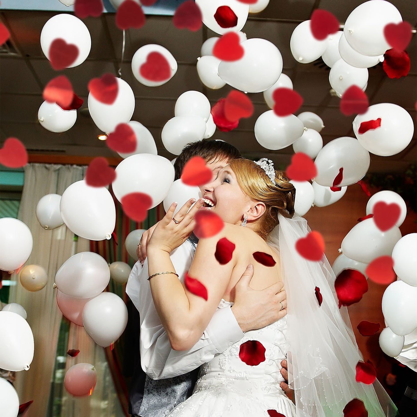 12x Party Popper red hearts