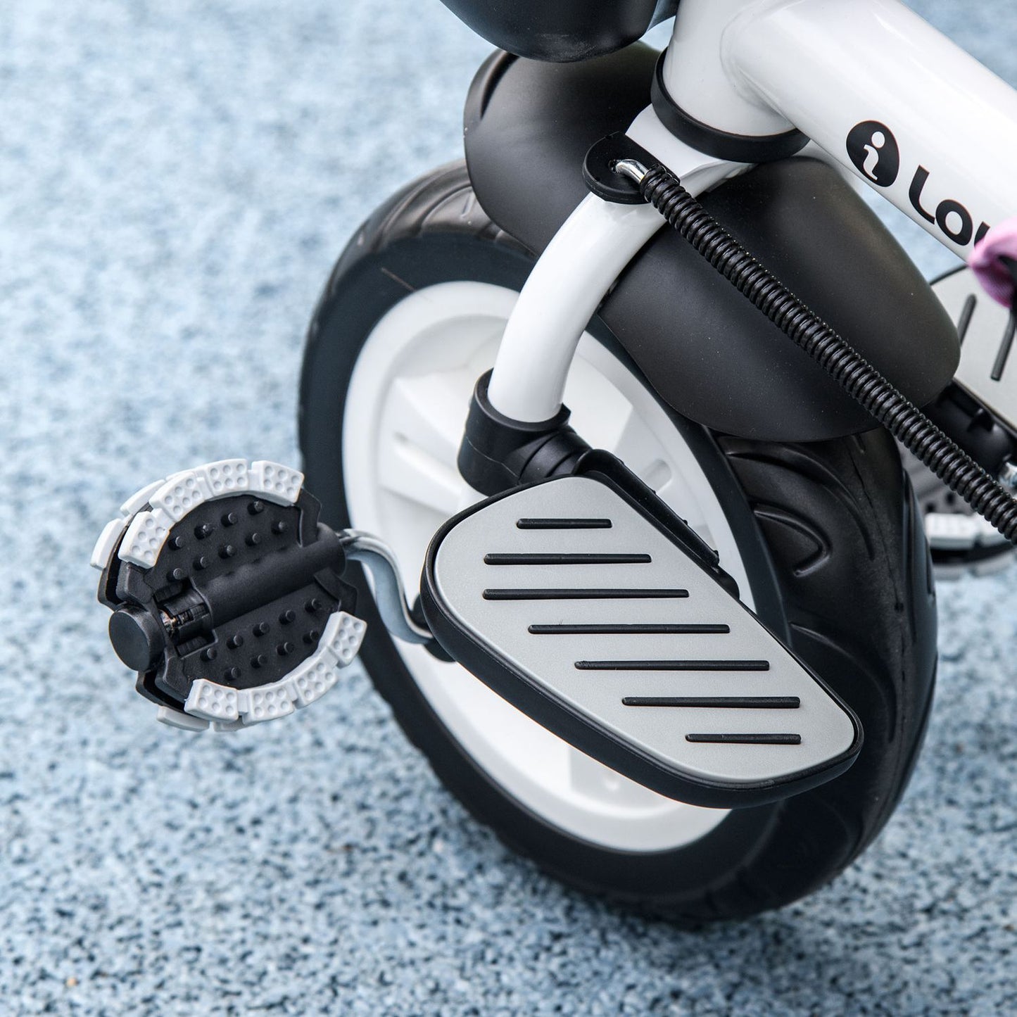 2-in-1 pink tricycle with canopy, safety belt and basket