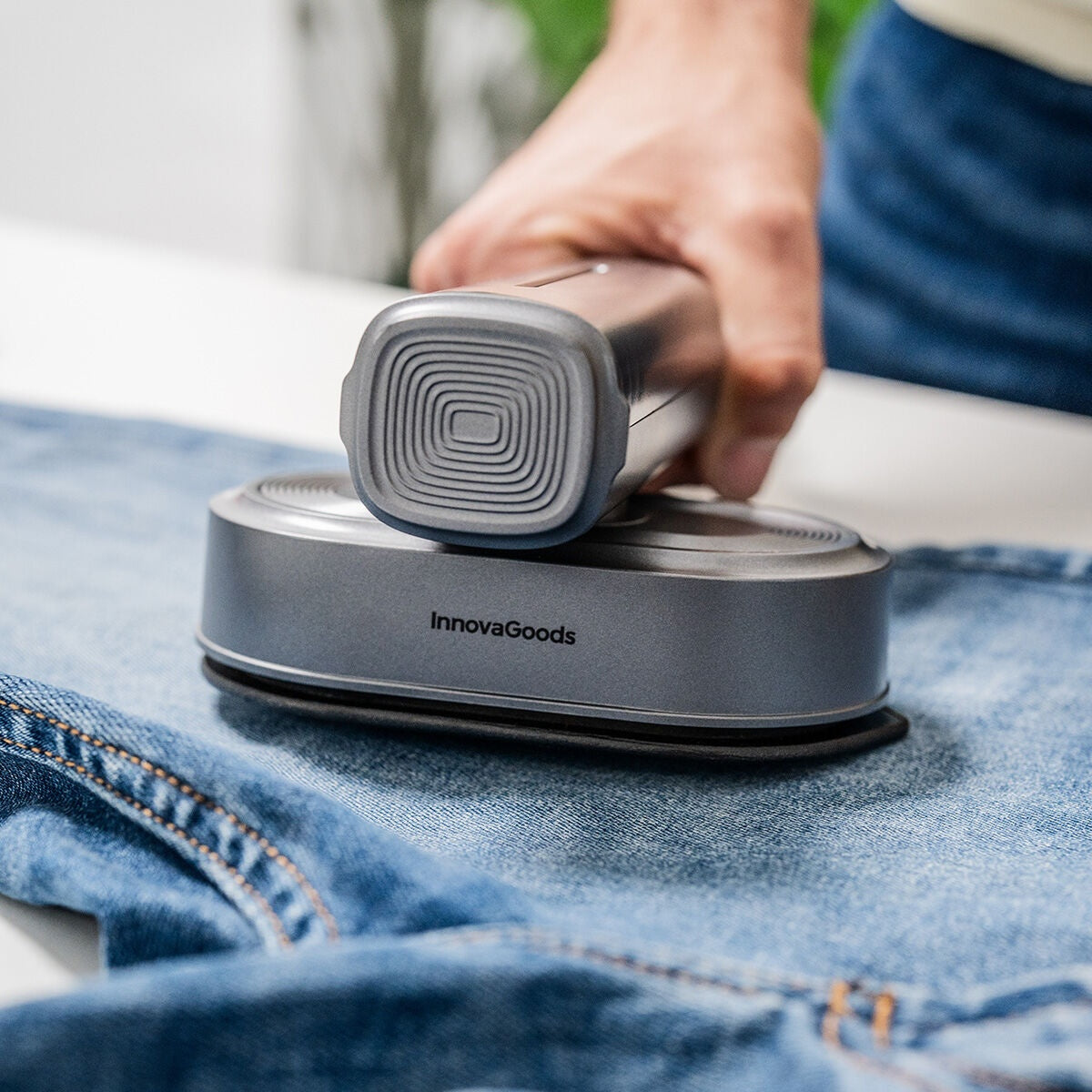 2-in-1 Vertical Steam Travel Iron Vaoron InnovaGoods