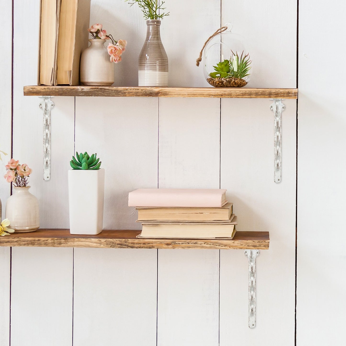 2x shelf bracket in cast iron with chain