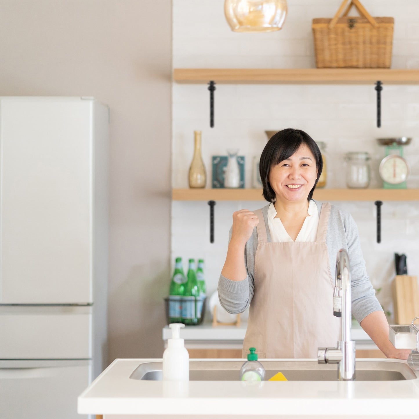2x shelf bracket in cast iron with chain