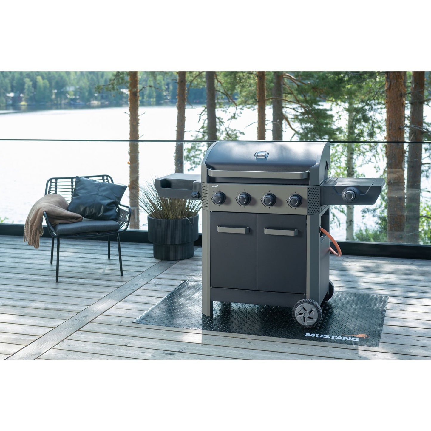 4-Burner Gas Grill with Side Burner, 72x42 cm Cooking Area