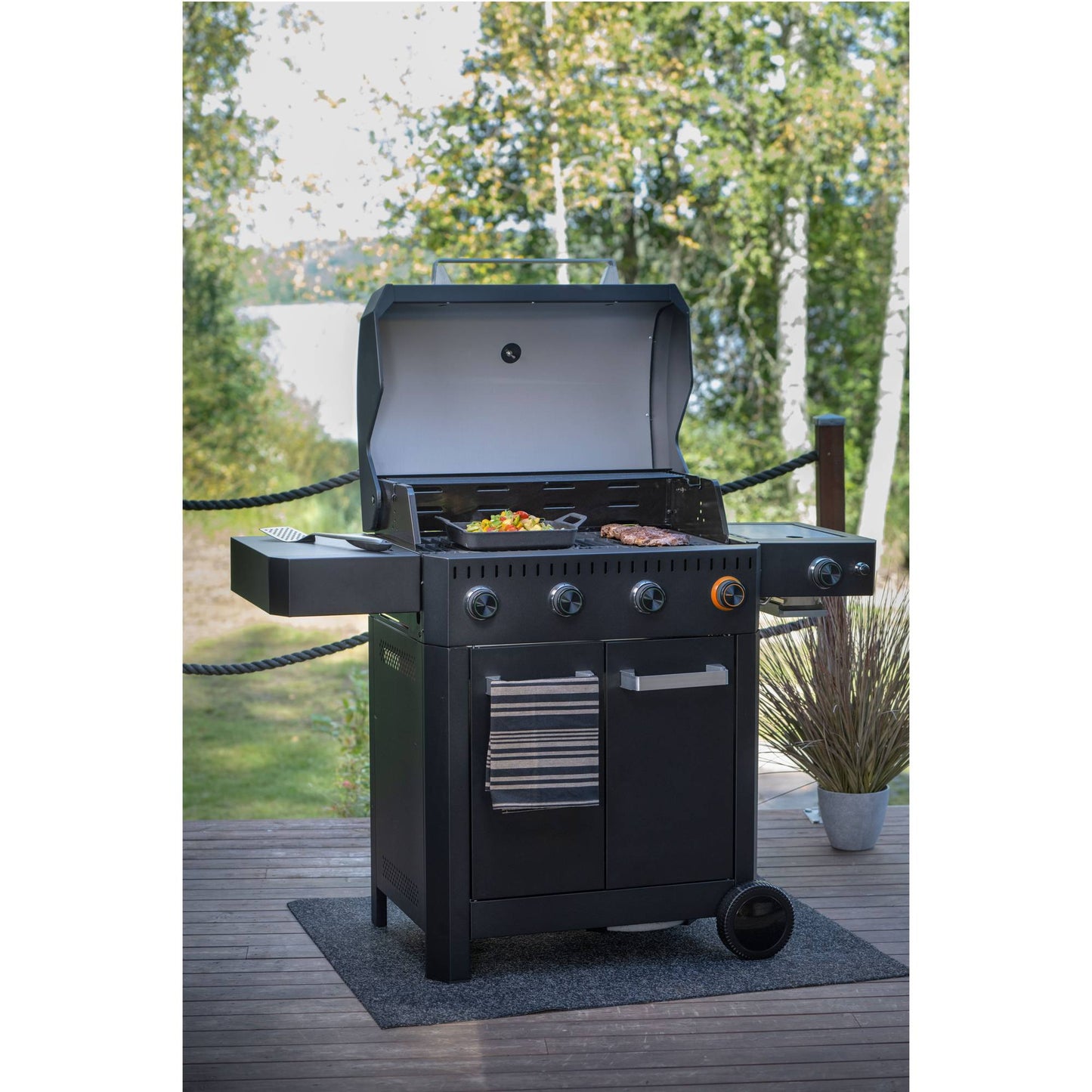 4-Burner Gas Grill with Side Burner
