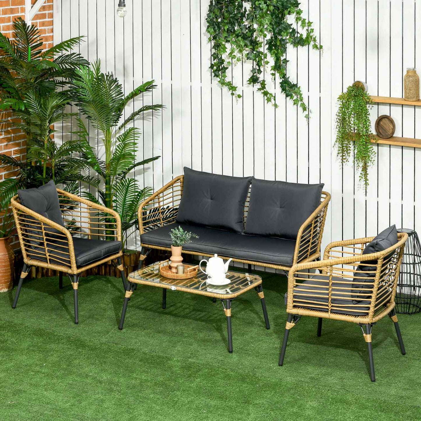 4-piece garden furniture in rattan, cushions included