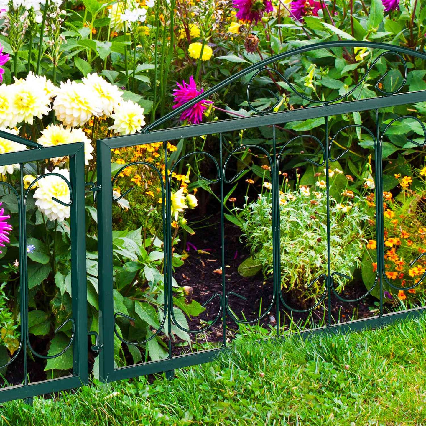 4-part flower bed fence in metal