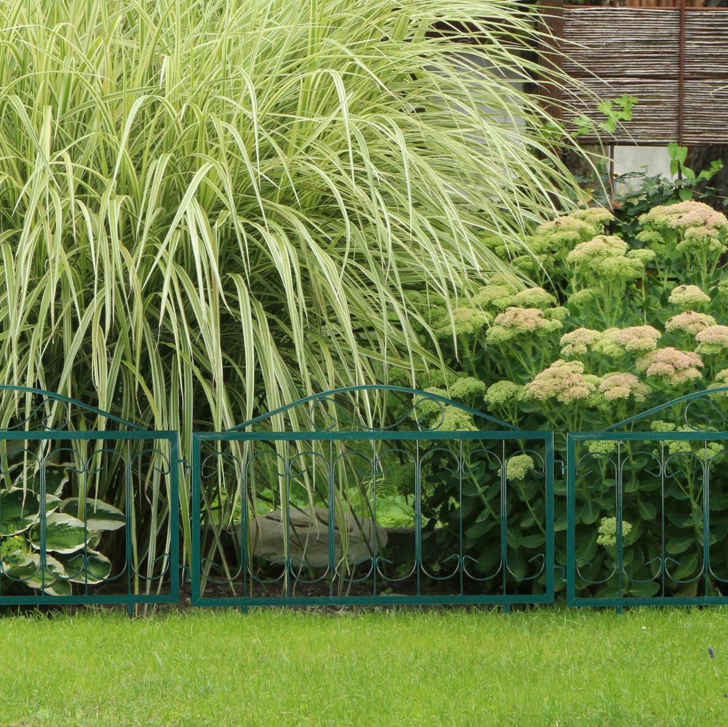 4-part flower bed fence in metal
