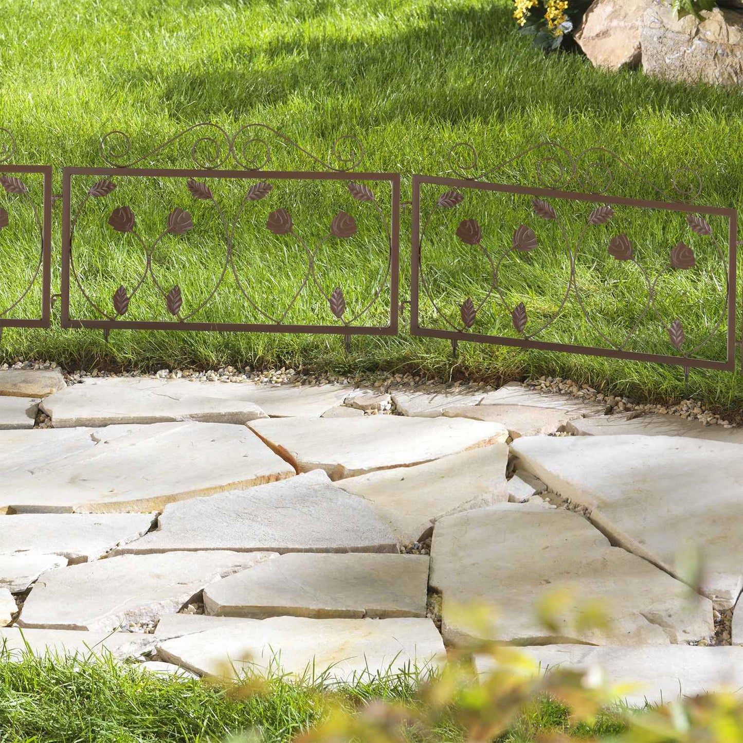 4-part flower bed fence in metal
