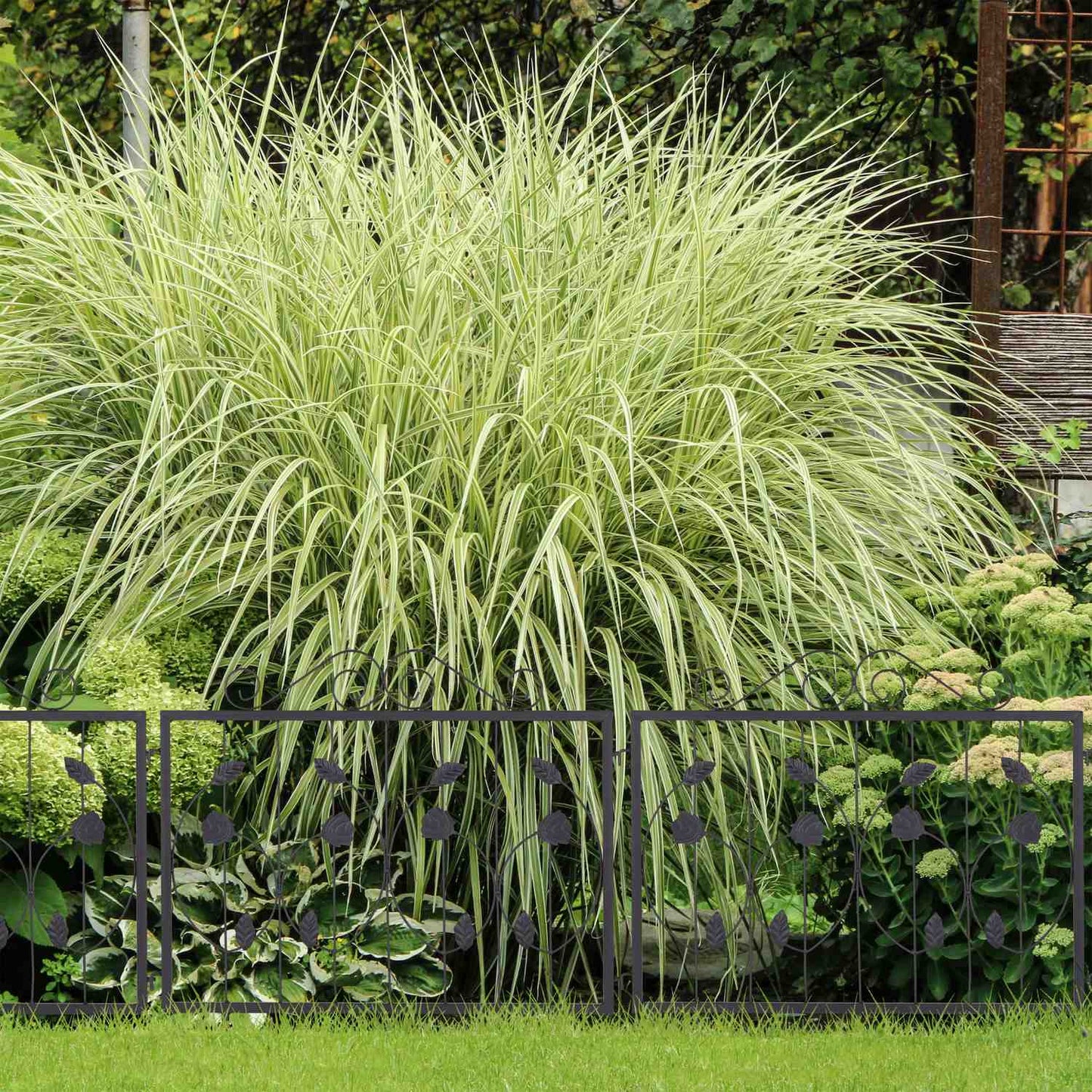 4-part flower bed fence in metal