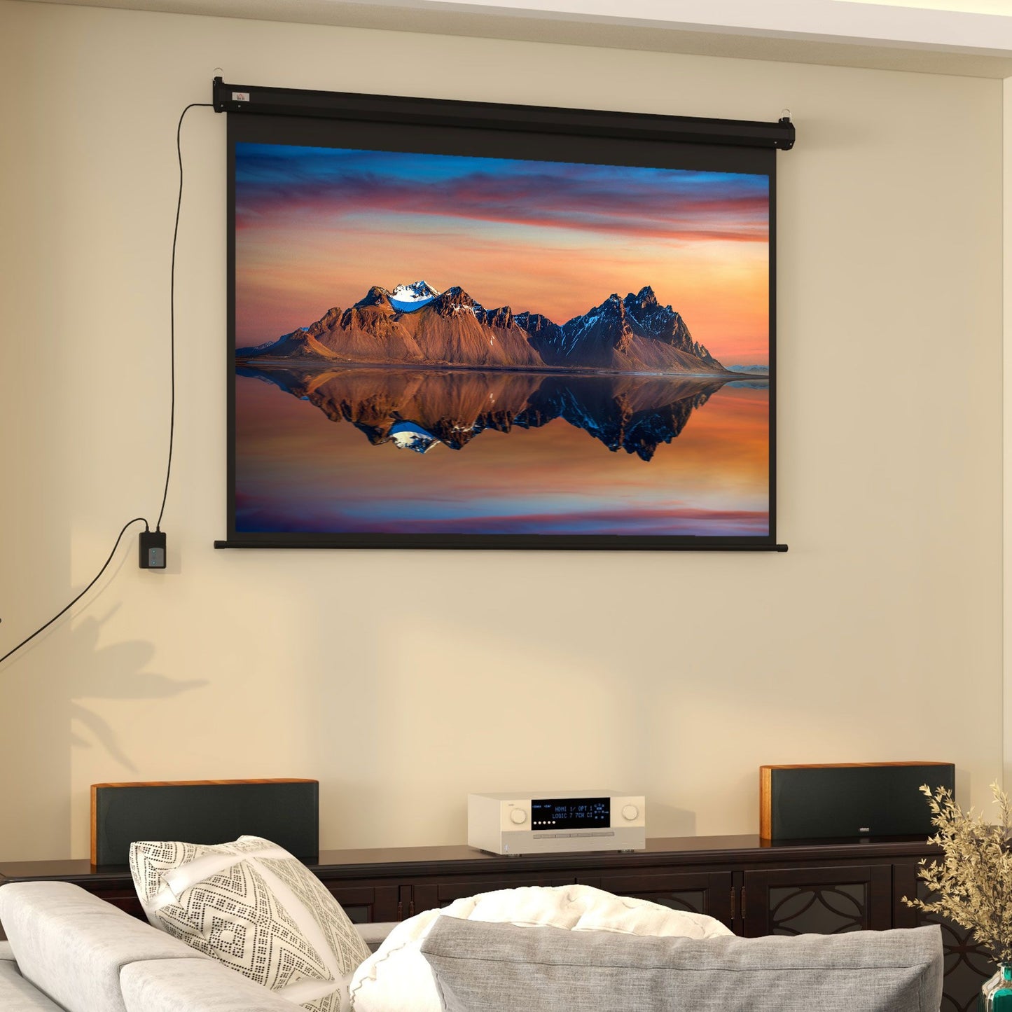 84" Motorized Projector Screen, 4:3, Black, 171x130 cm