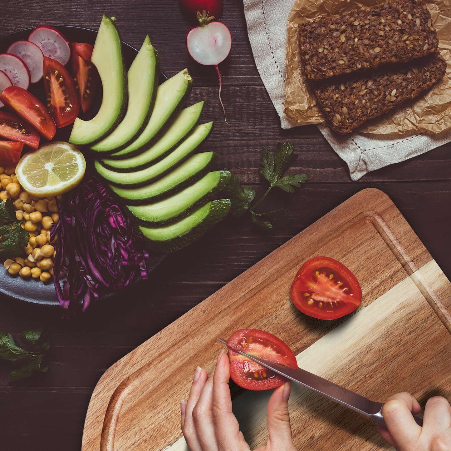 Acacia wood cutting board with handle