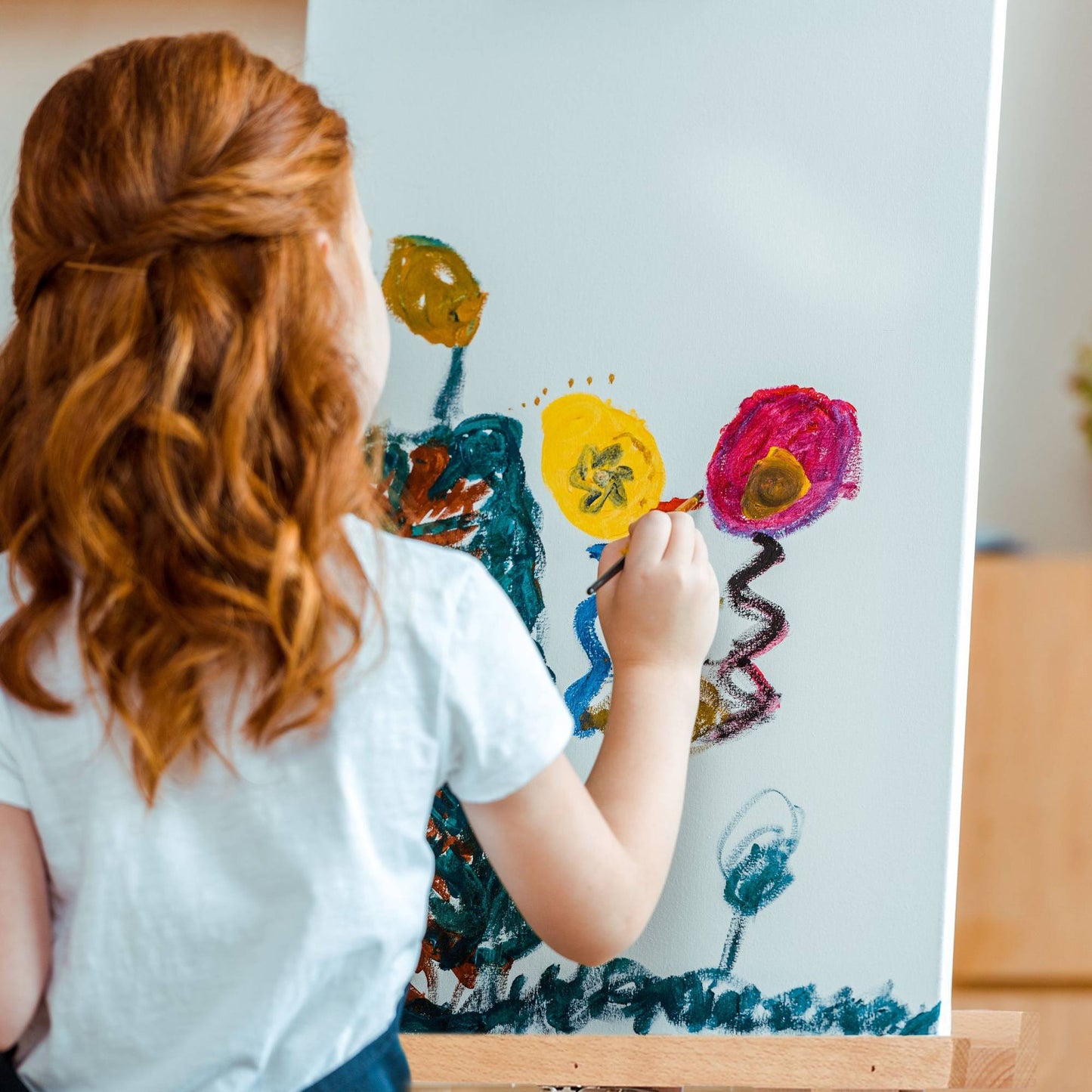 Adjustable beech wood easel