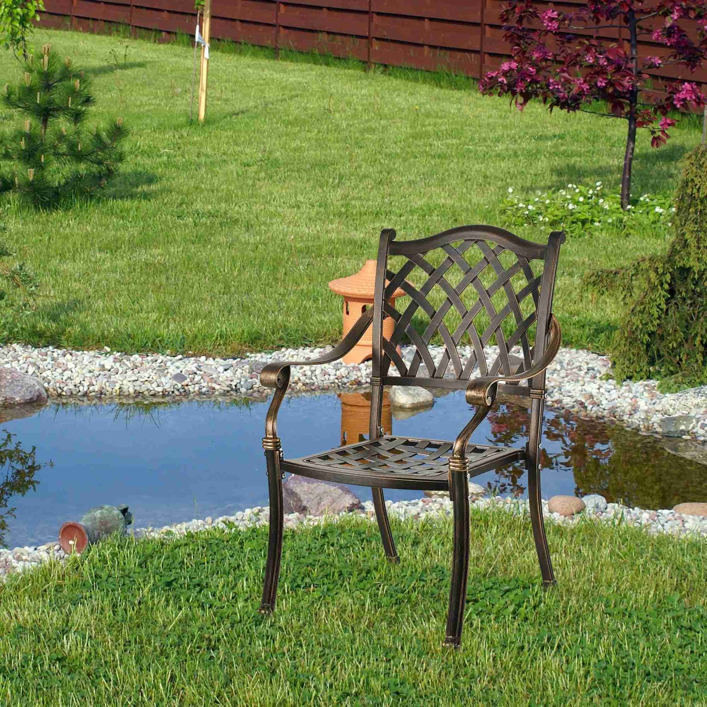 Antique Metal Garden Chair – Vintage Outdoor Seating