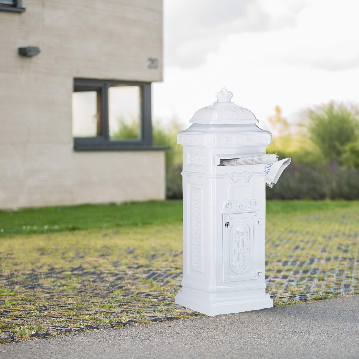 Antique Style Freestanding Cast Aluminium Mailbox