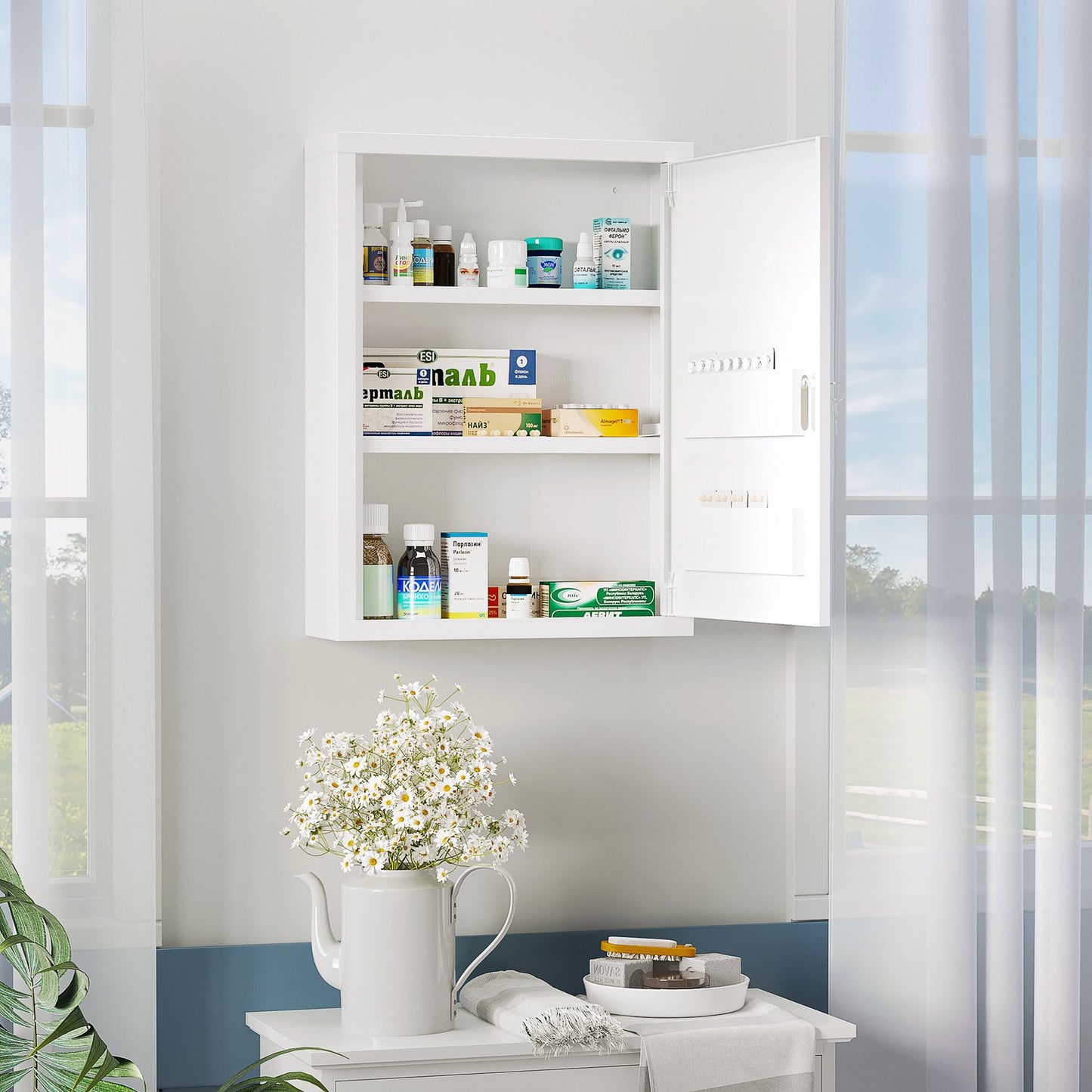Wall-mounted pharmacy cabinet in steel, Lockable, White