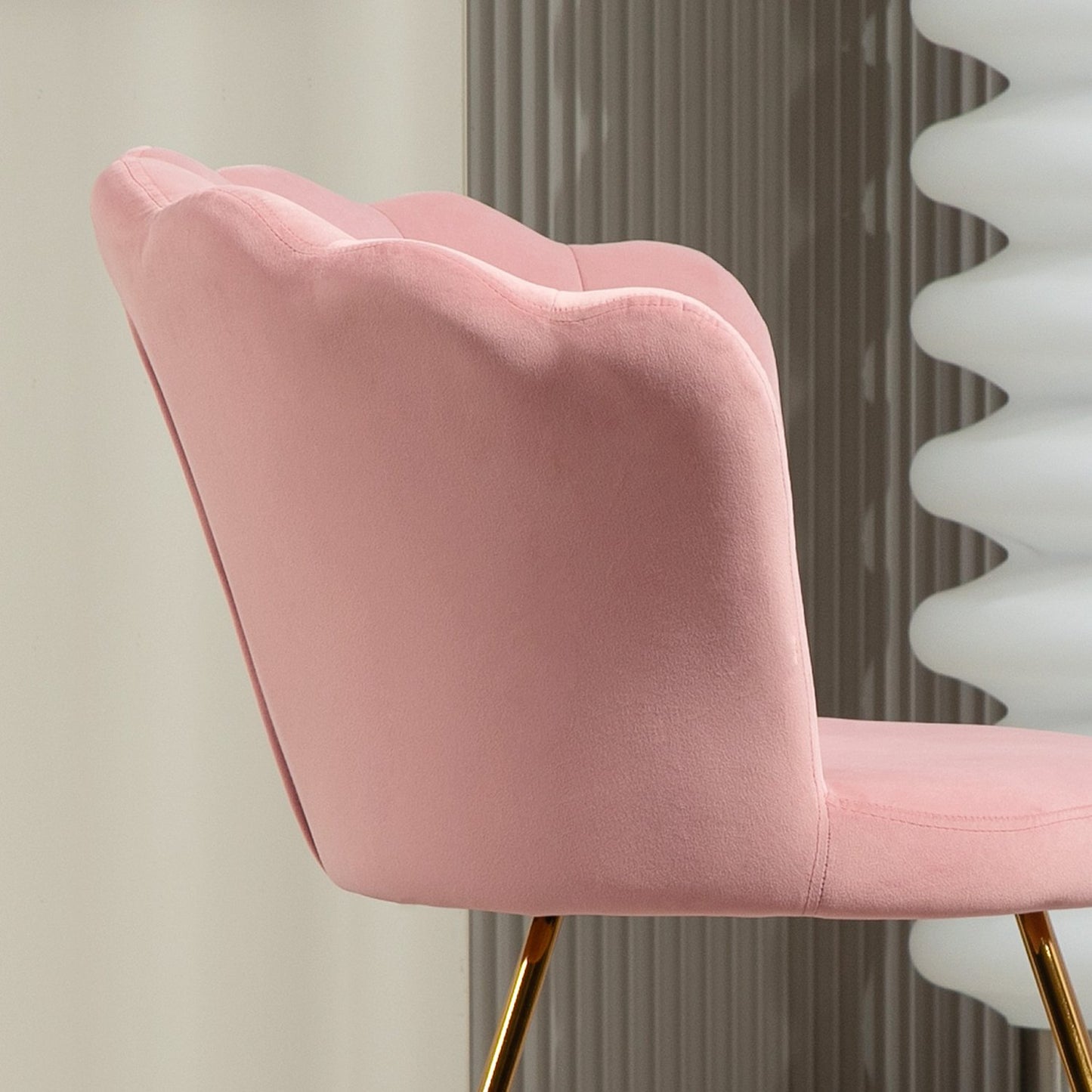 Pink Velvet Lounge Chair – Armrest, metal legs, upholstered
