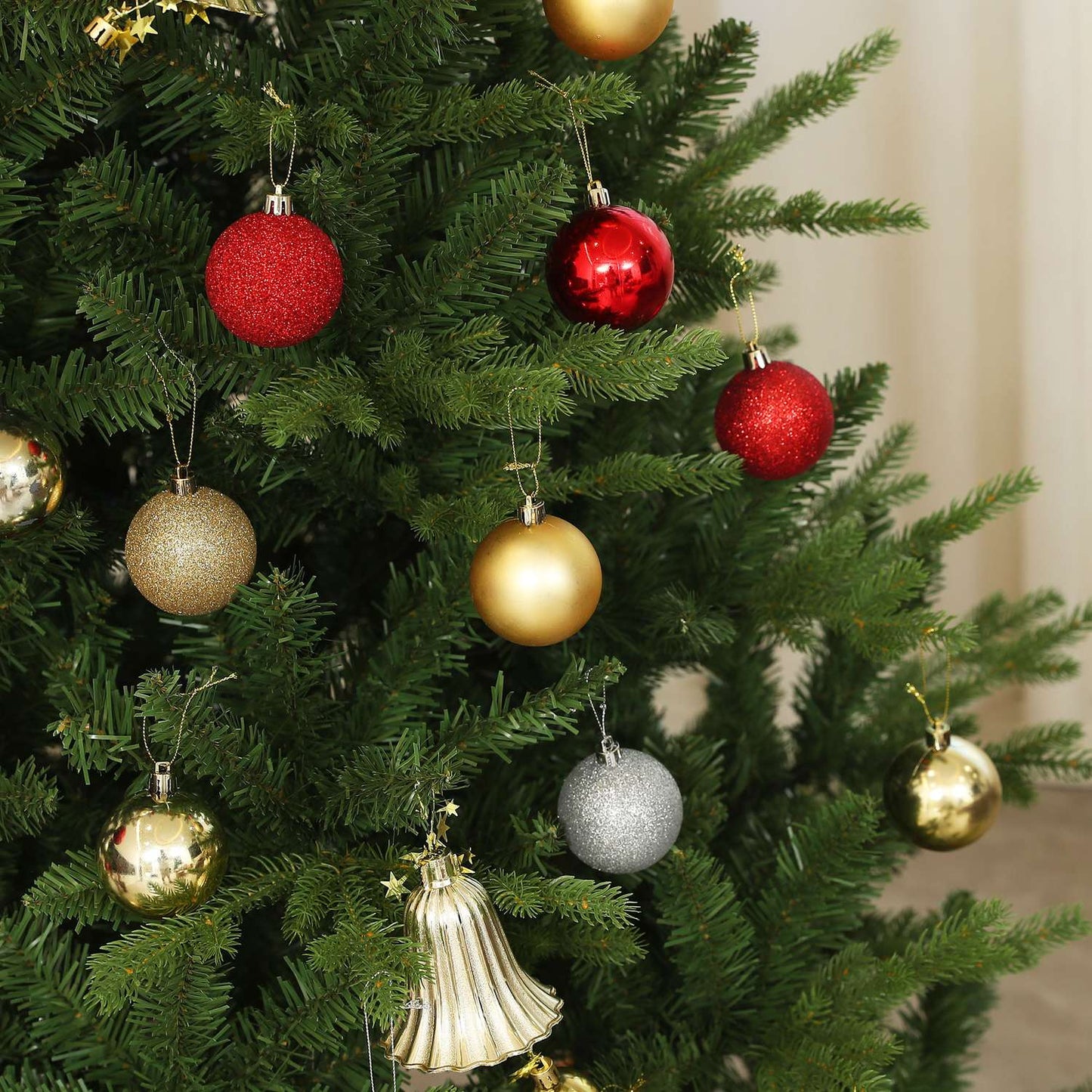 Artificial Christmas tree, 180 cm high, indoor green, easy installation
