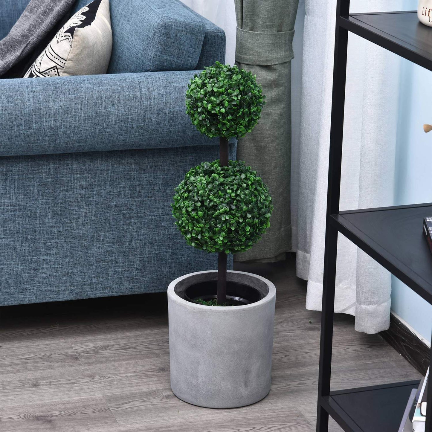 Set of 2 large 67 cm artificial trees with 2 balls