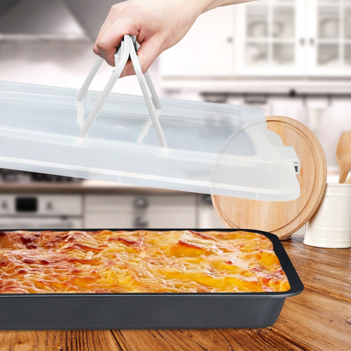 Baking tray with lid