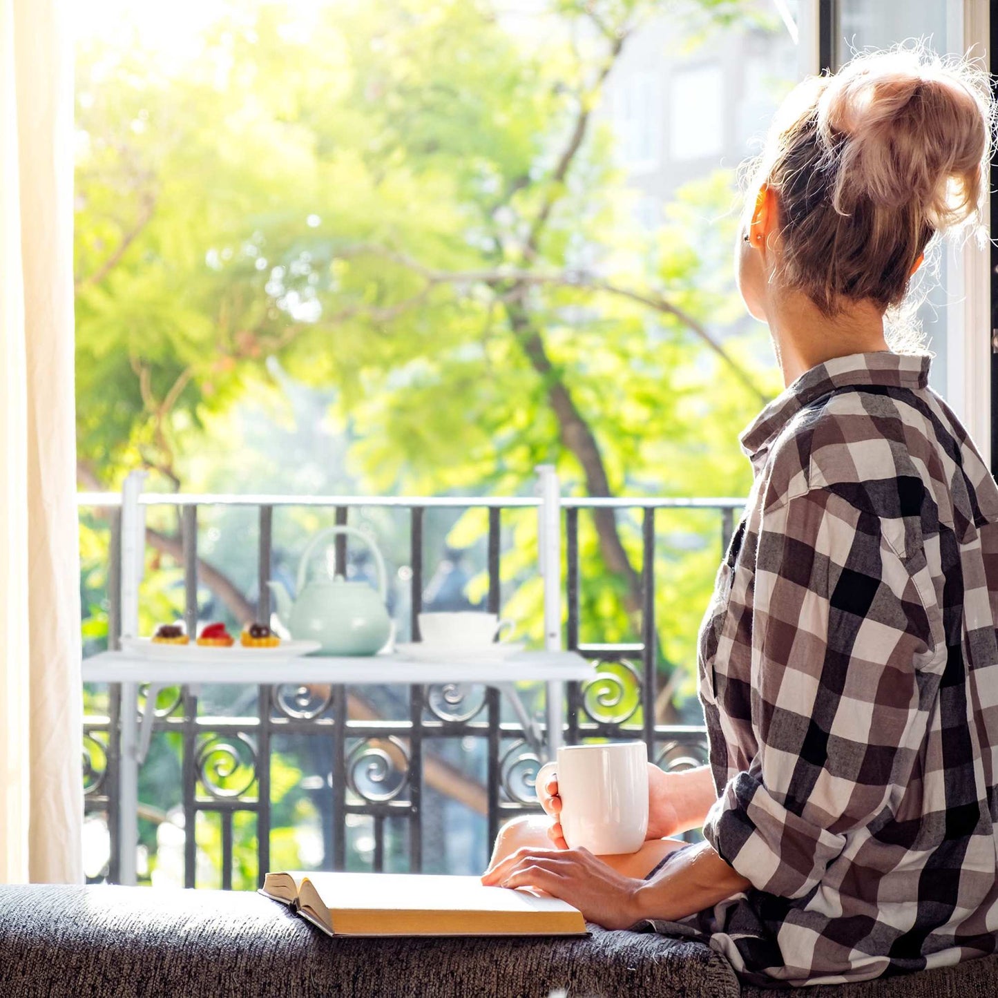 Balcony table hanging white