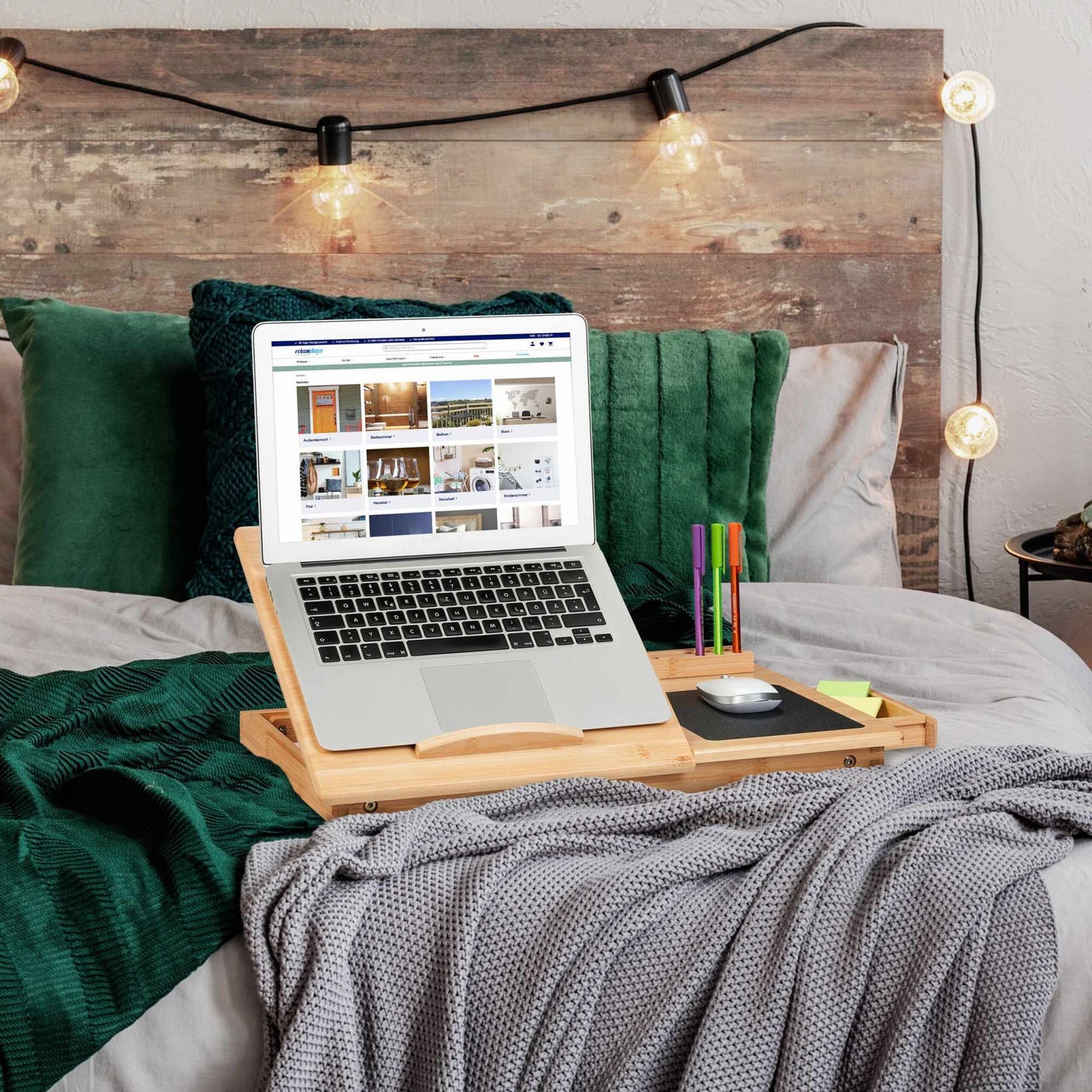 Bamboo laptop table