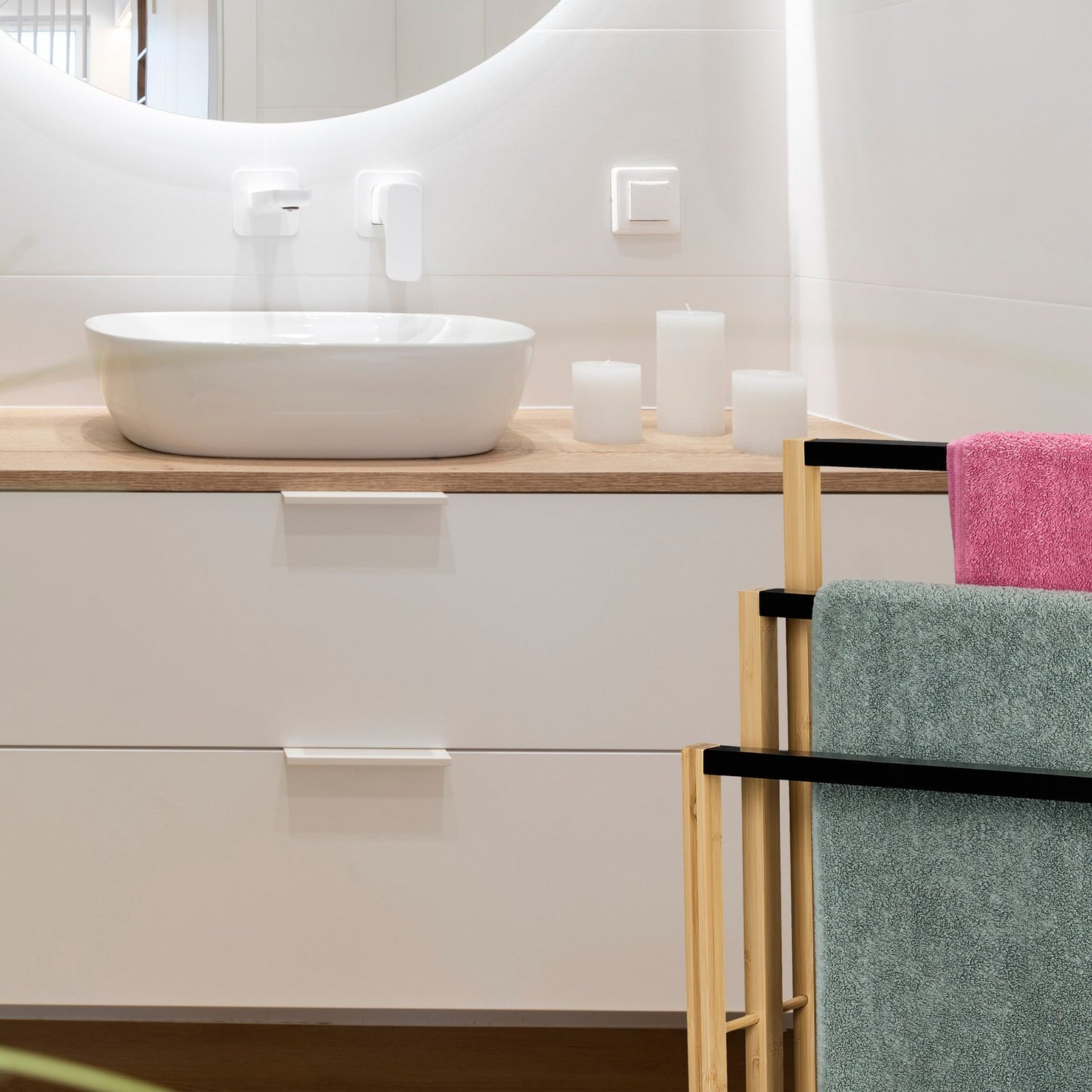 Bamboo towel rail