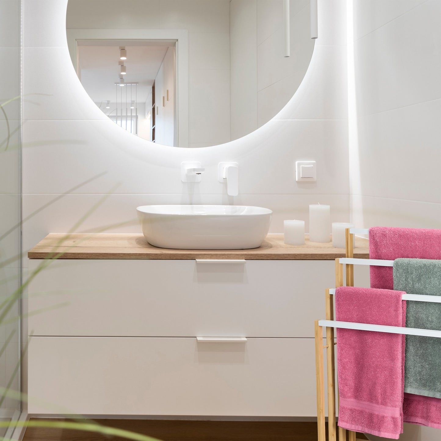 Bamboo towel rail