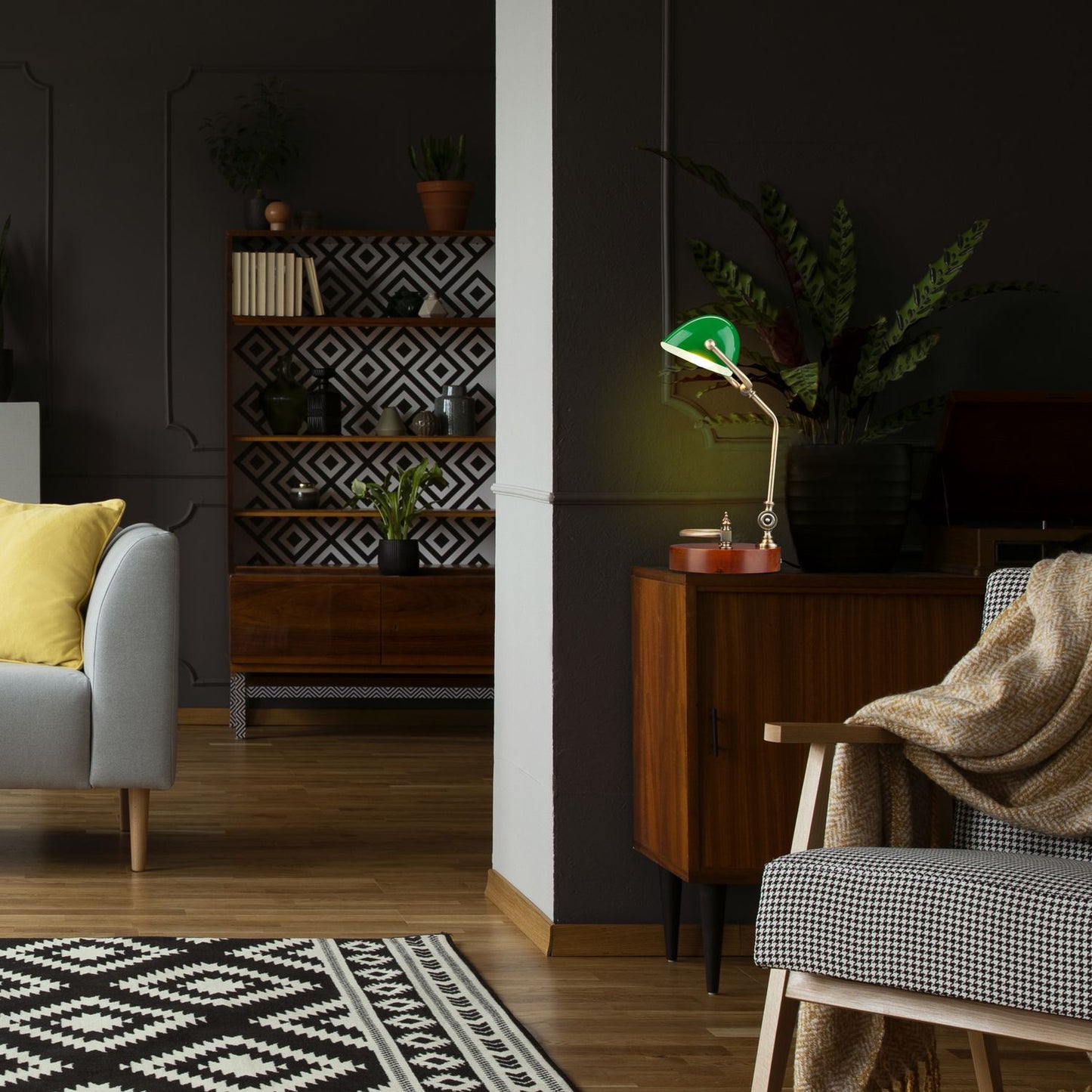 Banker lamp with green screen