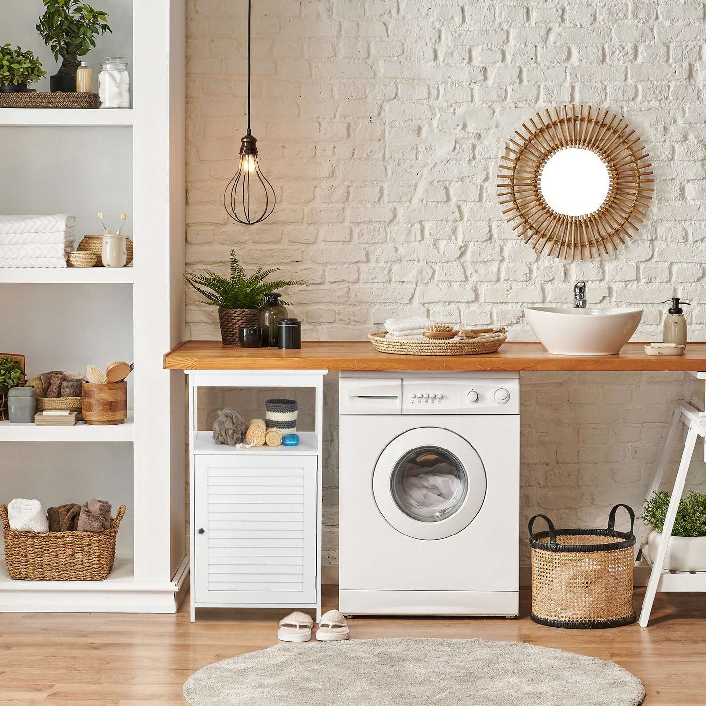 Bathroom cabinet with 3 compartments