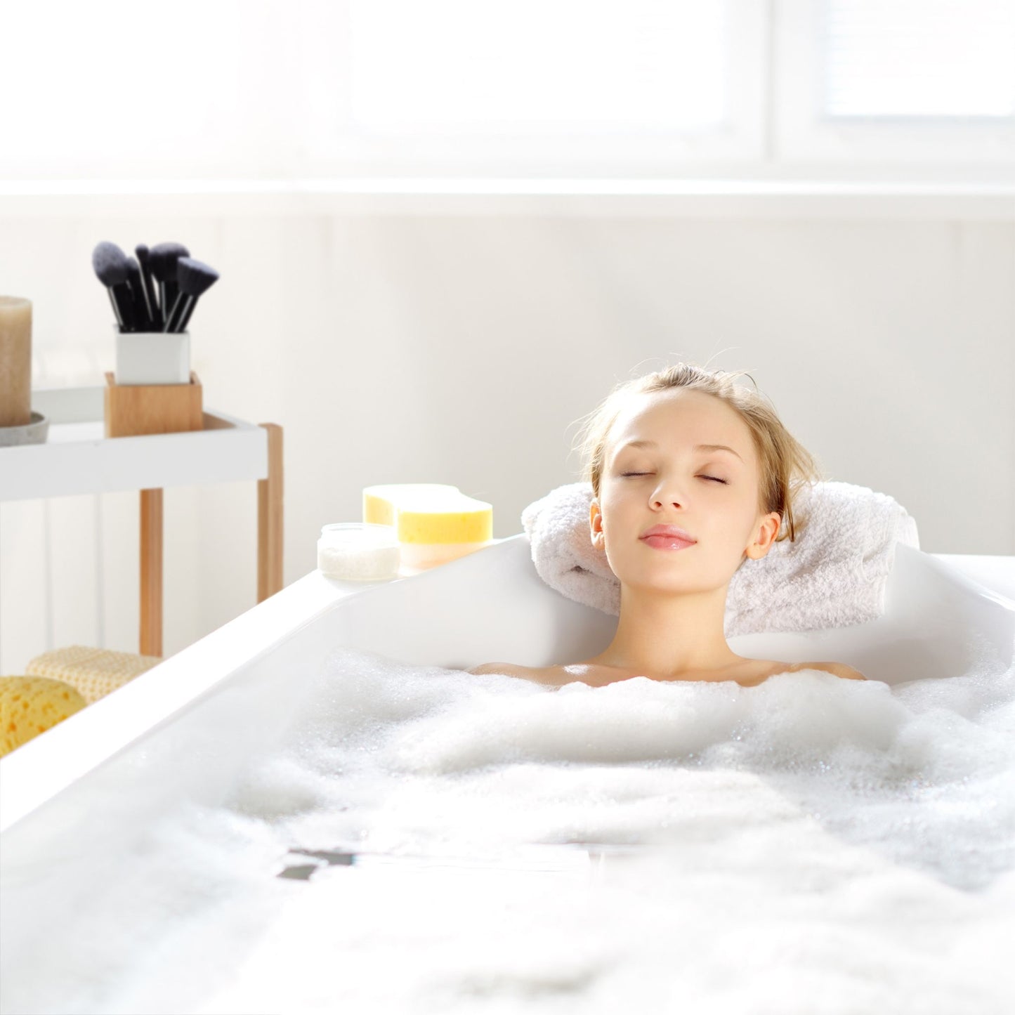 Bathroom shelf with 3 shelves