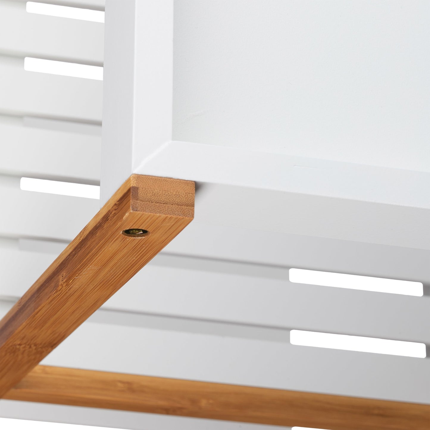 Bathroom shelf with 3 shelves