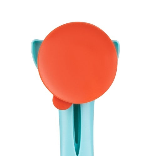 Bath toys with a strainer