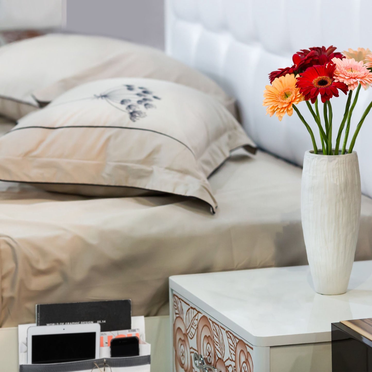 Bed bag with velcro fastening