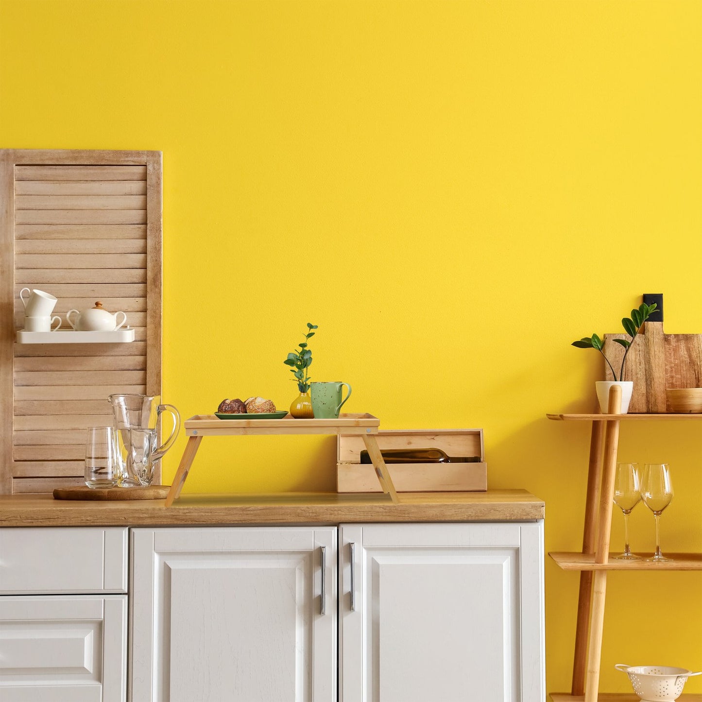 Bed tray in white and bamboo