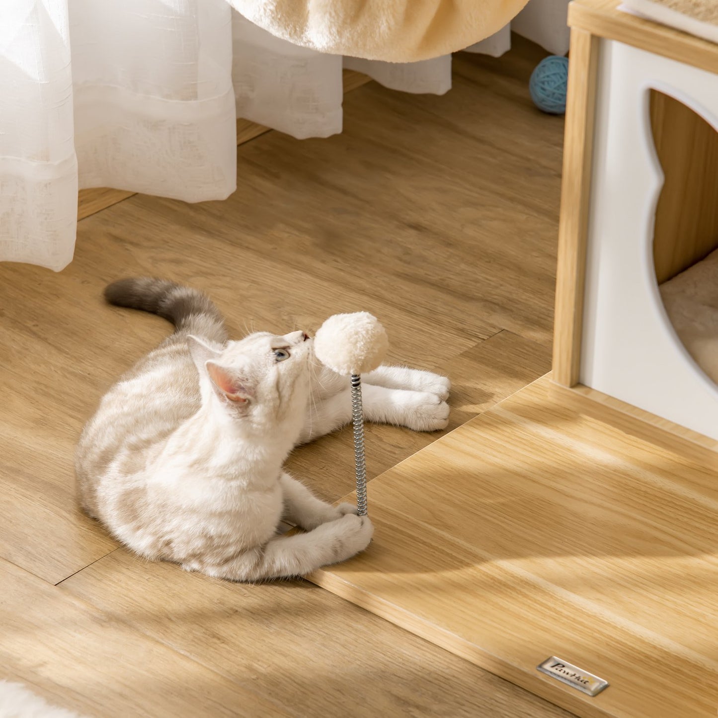 Beige cat tree with cave and sisal poles, 126 Cm