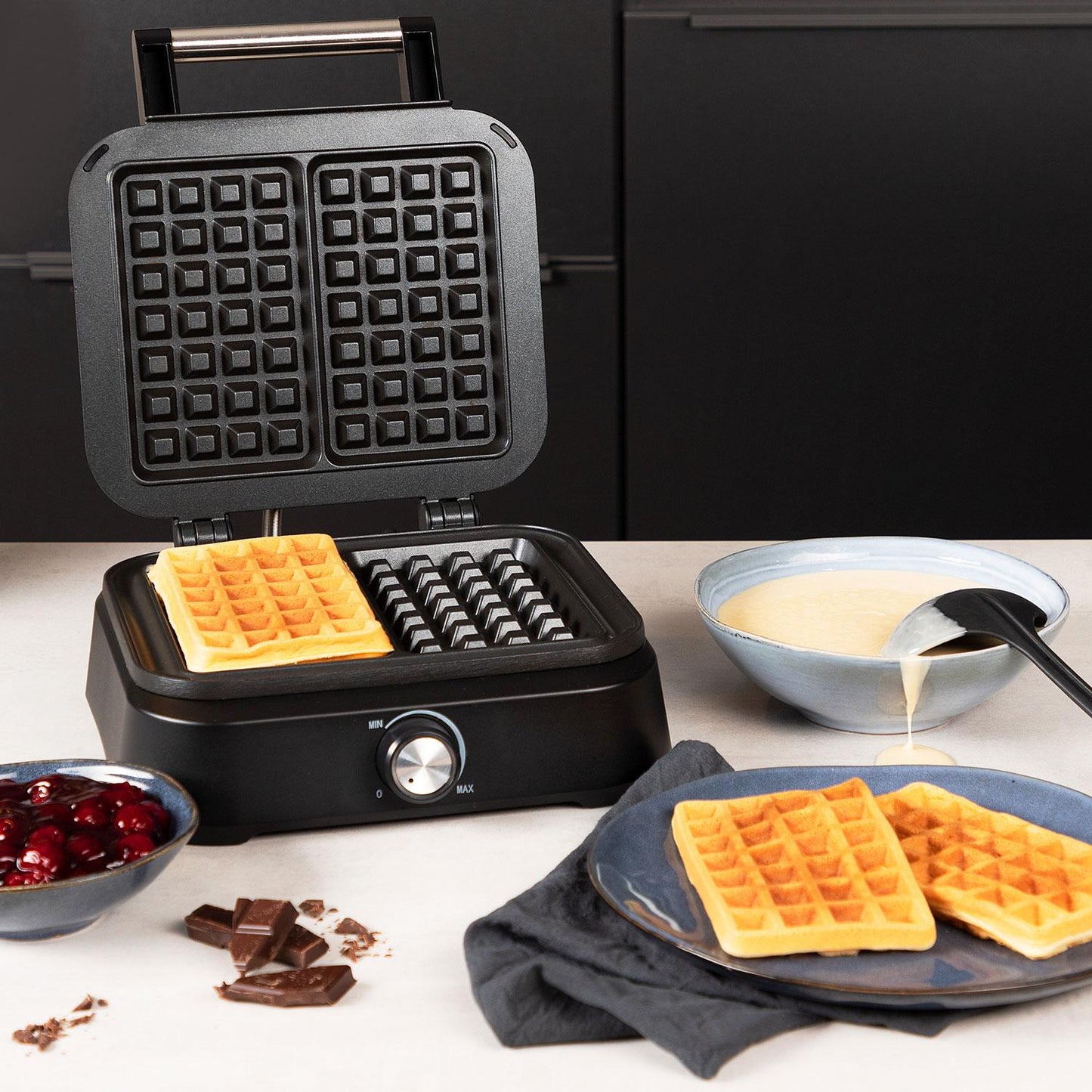 Belgian Waffle Iron DeLuxe Piano Black