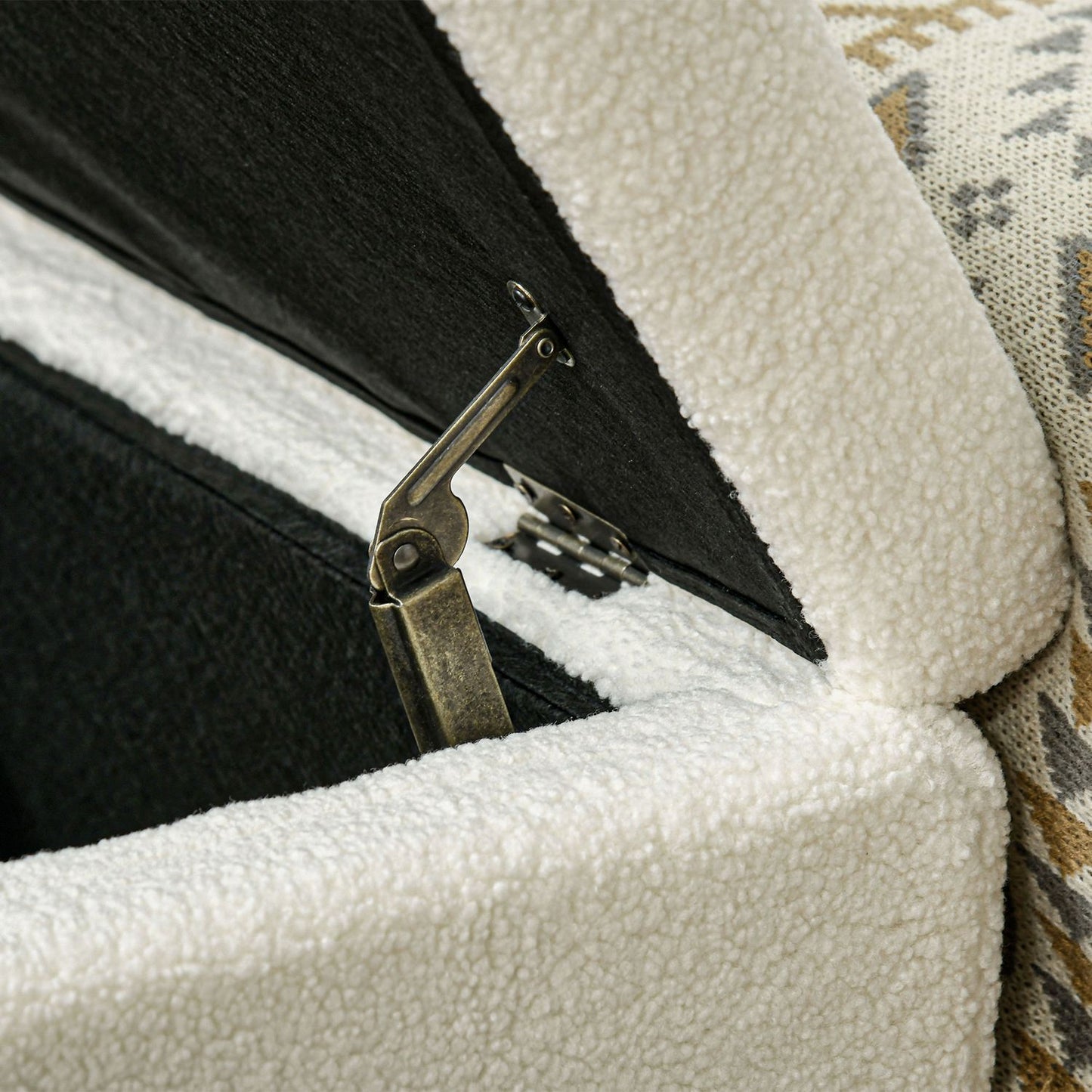 Upholstered storage bench, wooden legs, 102x45x46 cm