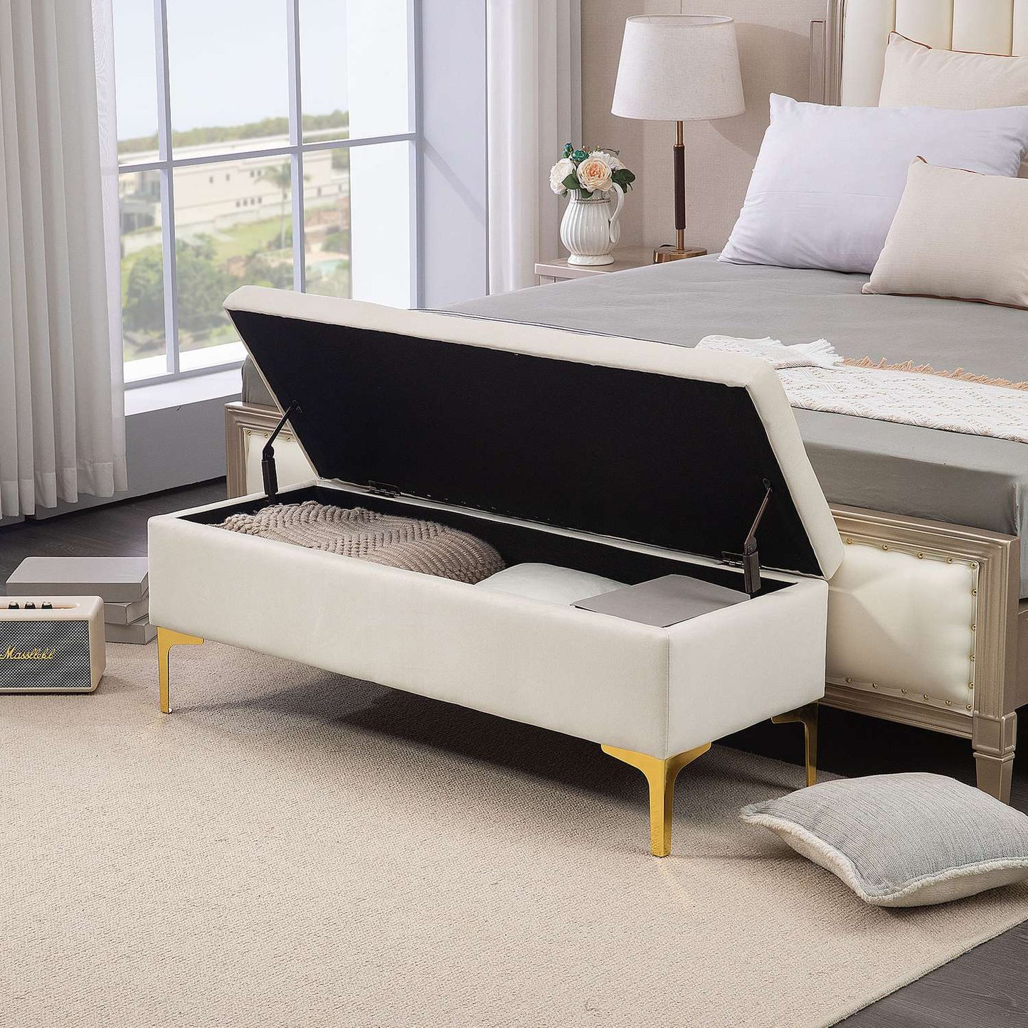 Upholstered velvet bench with metal legs, 120cm – Beige