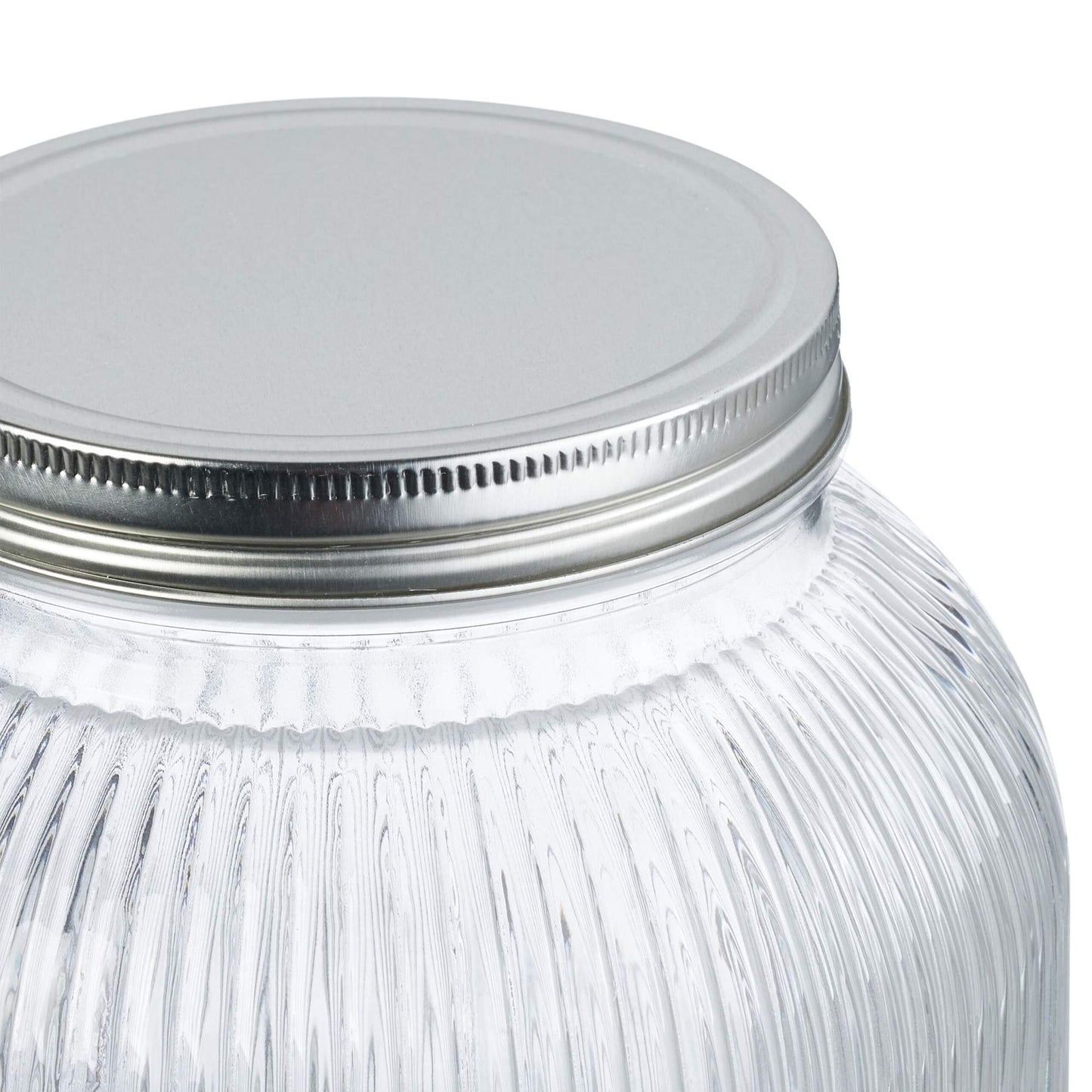 Beverage dispenser in retro design
