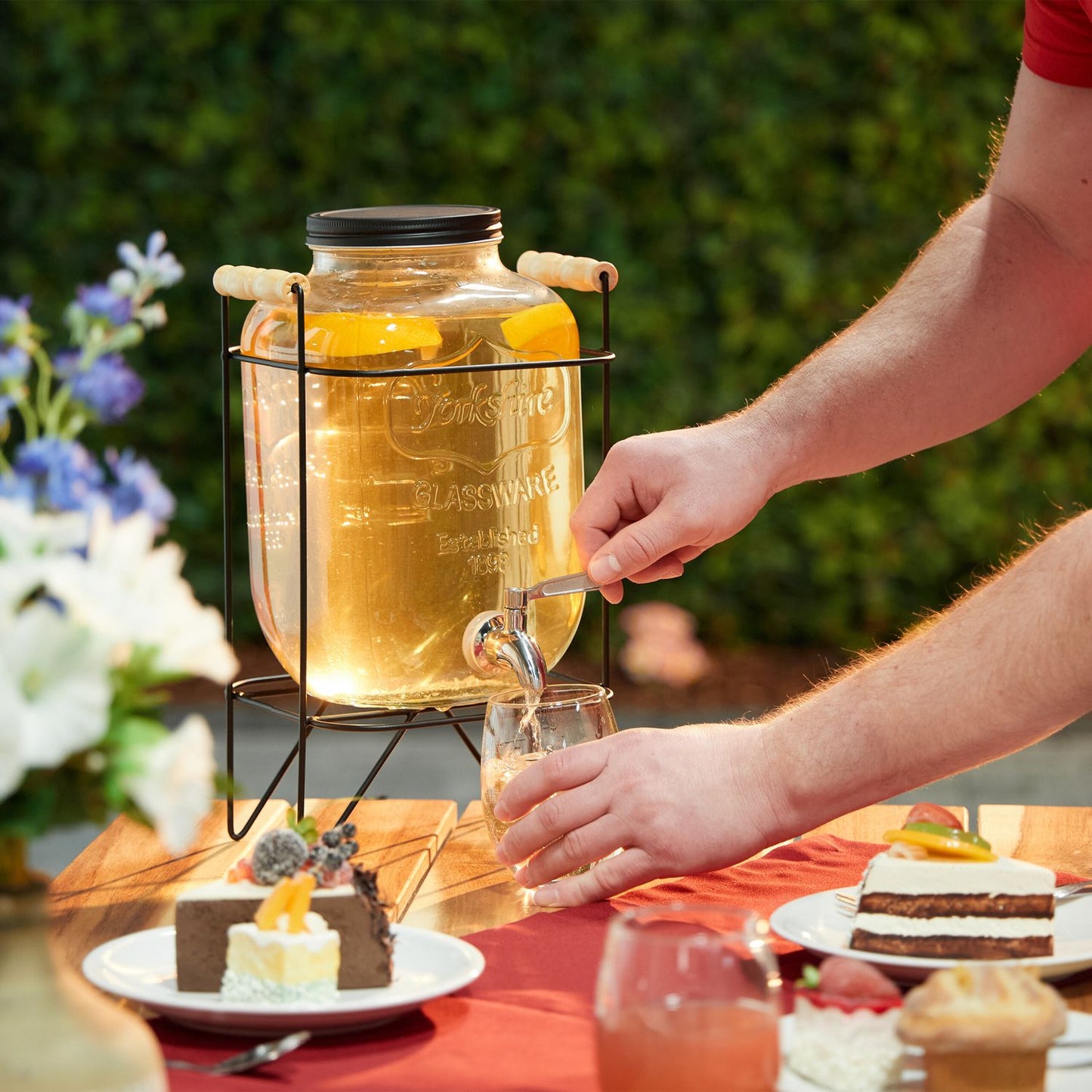 Beverage dispenser with stand 5 L
