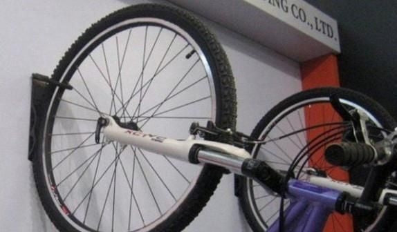 Bicycle hanger